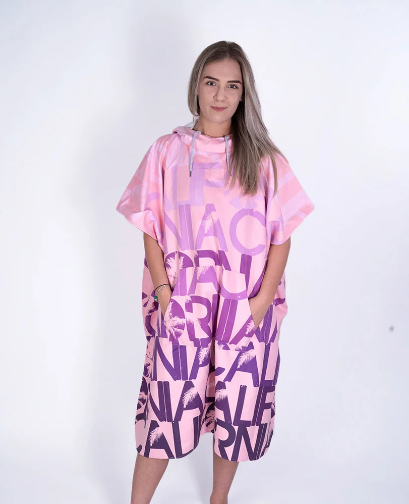Poncho à capuche surf et plage Adulte California Pink – Image 6