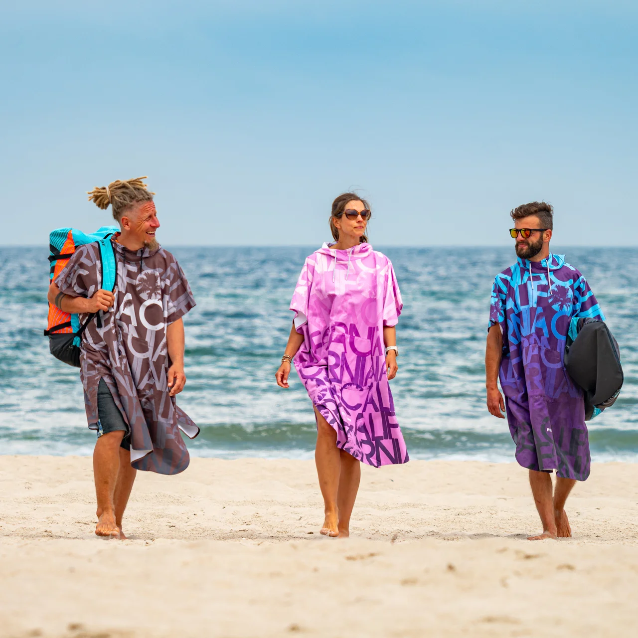 Poncho à capuche surf et plage Adulte California Pink – Image 8